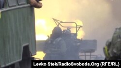 Paramilitari ucraineni trag asupra separatiștilor lângă Donețk.