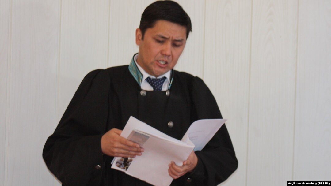 Жалаңаш актерлер фотошоп жасады Жалаңаш актерлер фотошоп жасады