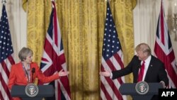 Մեծ Բրիտանիայի վարչապետ Թերեզա Մեյը Միացյալ Նահանգների նախագահ Դոնալդ Թրամփի հետ հանդիպման ժամանակ, 27-ը հունվարի, 2017թ․