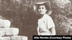 Художница Алла Горская