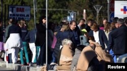 Евакуація людей з лікарні в місті Рієті, Італія, 30 жовтня 2016 року