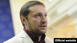 Міністр інформаційної політики Юрій Стець вважає, що ситуацію з боргами «UA:Перший» мають вирішити уряд і парламент