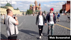 Скриншот. Социальный ролик "Избиение гомосексуалистов в России" на YouТube