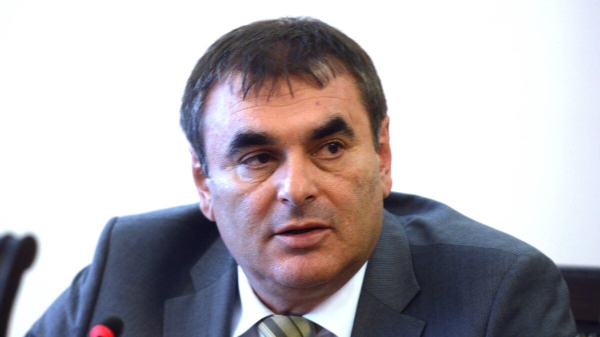"Той застана с името си". Защо Данаил Папазов продал точно на Доган 70% ...
