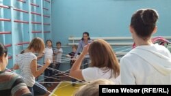 Спортивные игры с детьми в рамках проекта «Аутизм победим» в Караганде. Иллюстративное фото.