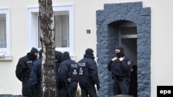 Германи -- Немцойн полицино жигарбаьккхина террорана дуьхьал беш болу болх. 2016