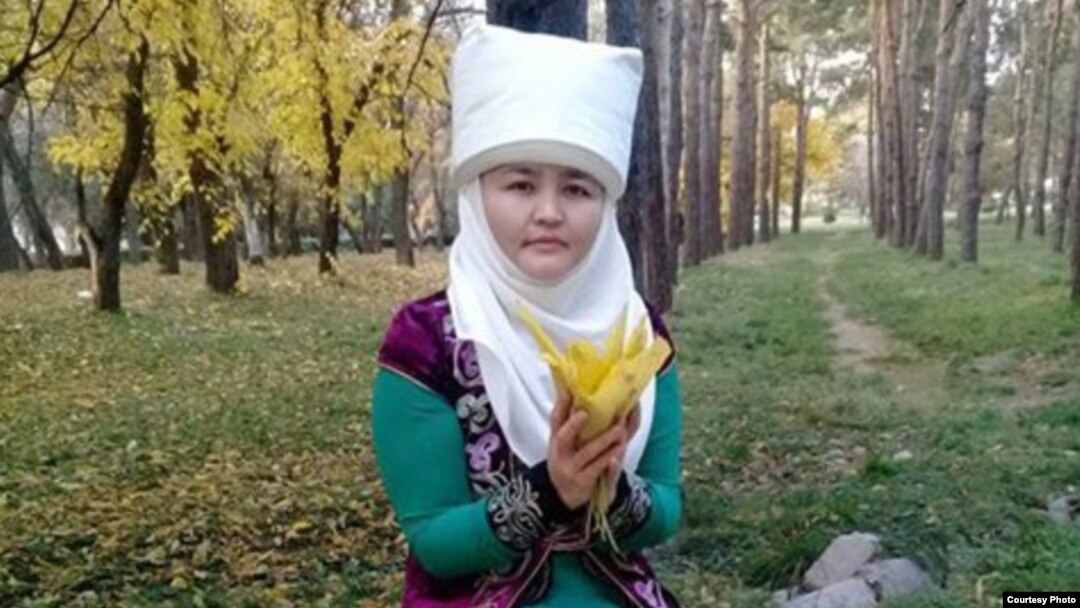 Ызат Тургунбаева.