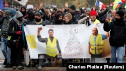 Demonstranti obeležavaju prvu godišnjicu od izbijanja protesta