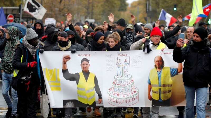 فرانسه کې د زیړ واسکټو په نوم معترضان لاریونونه کوي