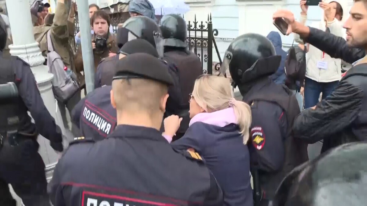 Russian Police Detain Opposition Activist Sobol Ahead Of Moscow Protest 9528