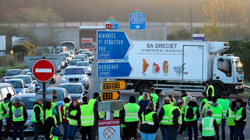 Francuska: 'Žuti prsluci' blokirali ulaz u Diznilend