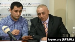 Кримськотатарські активісти Рідван Джаббаров (ліворуч) і Ремзі Чаруха на прес-конференції