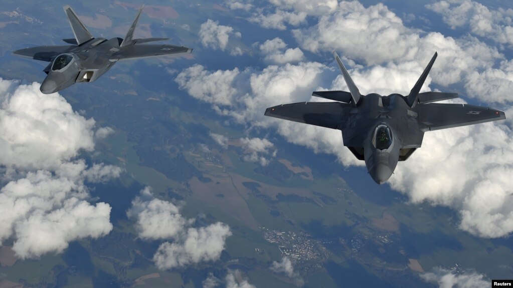 Американские истребители F-22 (иллюстративное фото)