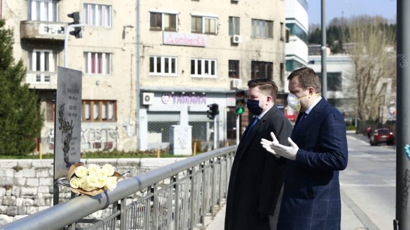 Bijele ruže povodom Dana obilježavanja opsade Sarajeva