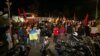 Київ: Кілька сотень активістів навідалися до резиденції Зеленського