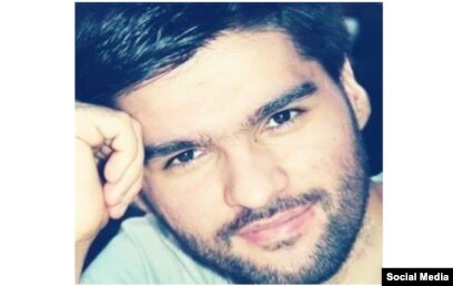 Мұрты бар ең белсенді порноактер