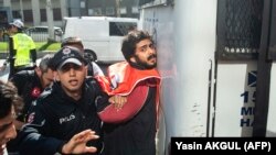 پولیس ترکیه حین بازداشت یک تن در استانبول