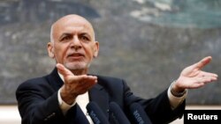 Owgan prezidenti Aşraf Gani Kabuldaky ýygnakda çykyş edýär. Arhiw suraty