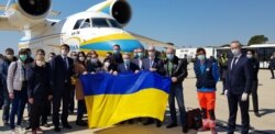 20 українських медиків прибули до Італії 4 квітня