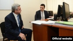 Armenia -- President Serzh Sarkisian visits the Ministry of Economy, Yerevan,13 Dec2013