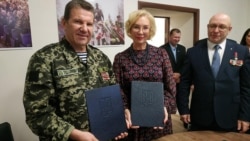 Сергій Куніцин і Людмила Денісова, уповноважена Верховної Ради України з прав людини