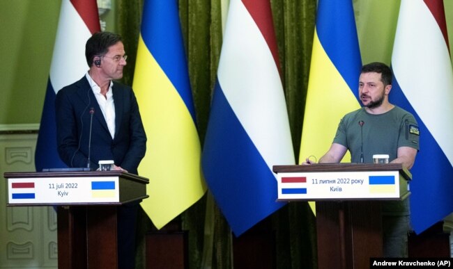 Президент Украины Владимир Зеленский и премьер-министр Нидерландов Марк Рютте. Киев, 11 июля 2022 года