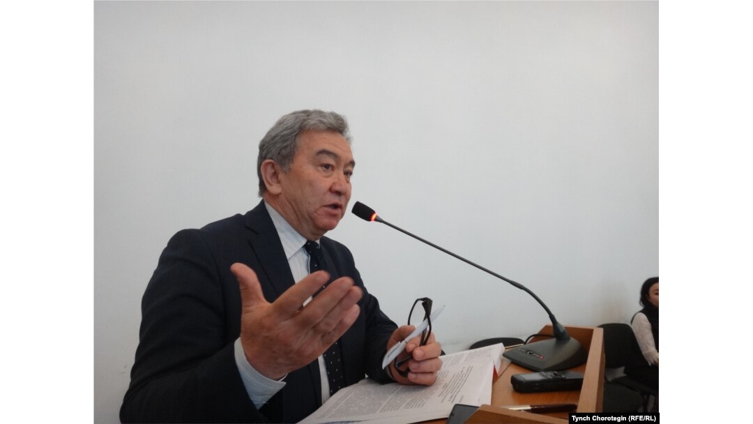 Кыргызстан УИАсынын Тарых жана маданий мурас институтунун жетекчиси А.Асанканов. 18.4.2017.