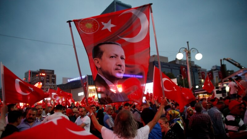 U Turskoj otpušteno još nekoliko hiljada državnih službenika 
