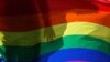 В Сыктывкаре скульптуру в виде сердца перекрасили в цвета ЛГБТ