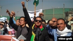 Участники акции протеста в Кабуле обвиняют правительство Афганистана в провале защиты Кундуза от исламистов.