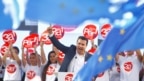 Ο Πρωθυπουργός της πΓΔΜ Ζόραν Ζάεφ απευθύνει έκκληση για τη διεξαγωγή δημοψηφίσματος για την αλλαγή του ονόματος της χώρας και των προσκλήσεών του για προσχώρηση στο ΝΑΤΟ και την ΕΕ στα Σκόπια στις 16 Σεπτεμβρίου.