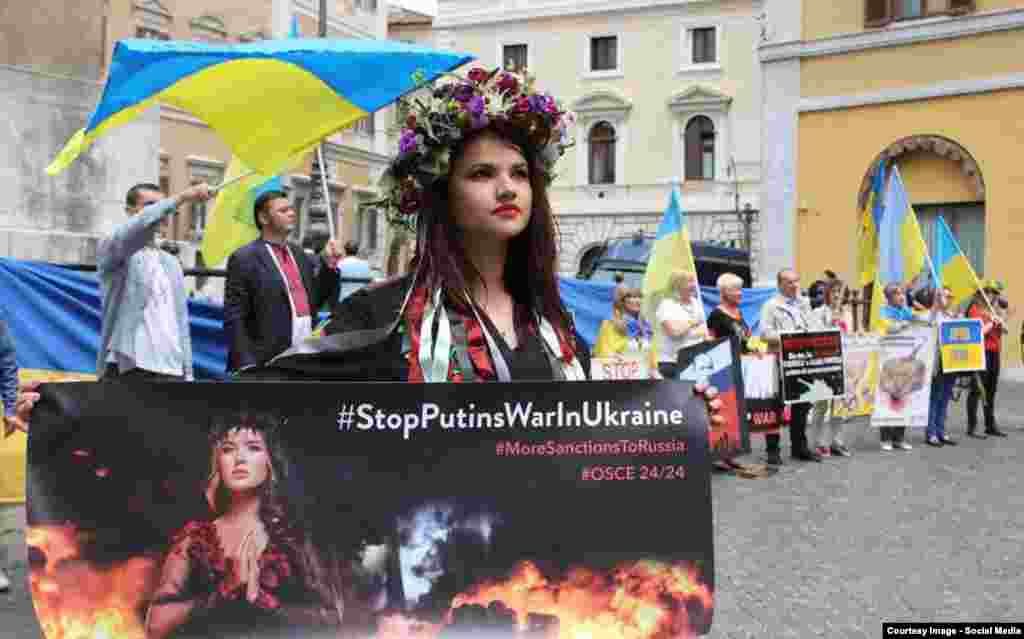 Акція на підтримку України у Римі біля парламенту Італії, 9 червня 2016 року