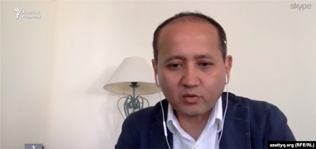 Казахский оппозиционный политик Мухтар Аблязов дает интервью Азаттыку по Skype'у. 25 мая 2017 года.