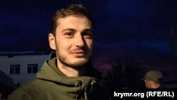 Рустем Османов, кримськотатарський громадянський журналіст, який із березня 2024 року перебуває у російському ув’язненні
