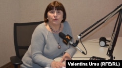 Sofia Șuleanschi în studioul Europei Libere la Chișinău