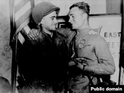Сустрэча на Эльбе амэрыканскіх і савецкіх вайскоўцаў, 25 красавіка 1945