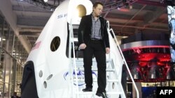 SpaceX shirkati yetakchisi Ilon Mask 