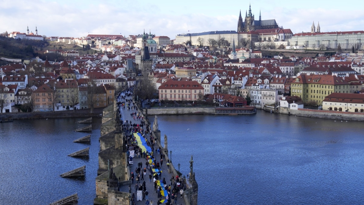 Чехія не може допомогти з ППО, але є прикладом підтримки України