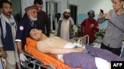 Госпитализация пострадавшего при взрывах в Кабуле. 5 сентября 2018 года.