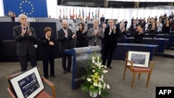 Ceremonia de acordare a premiului Saharov pentru libertatea de gîndire activiștilor iranieni Nasrin Sotoudeh și Jafar Panahi.