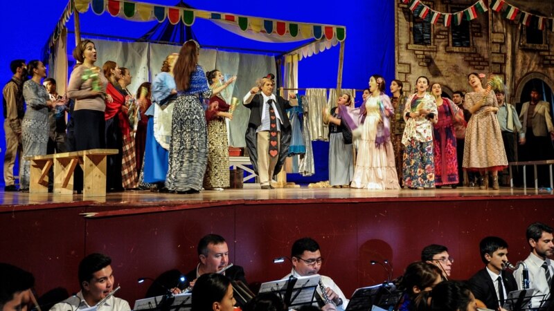 Aşgabatda görkezilen türkmen-italýan operasy 'sungatyň adamlary birleşdirýändigini' görkezdi 