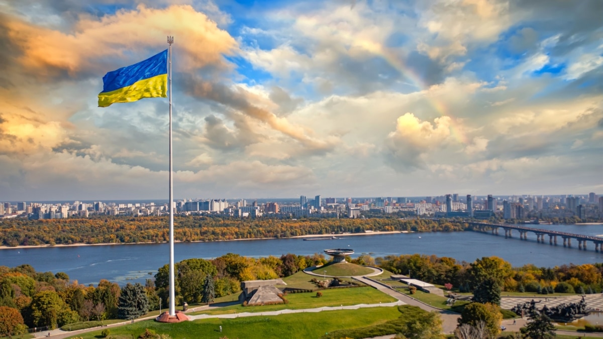 Най-малко 7 държави призоваха гражданите си да напуснат Украйна на