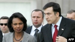 Condoleezza Rice (left) with Georgian President Mikheil Saakashvili in Tbilisi on August 15