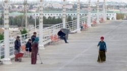 Diňle: Türkmenbaşy döwlet ýolbaşçysynyň saparyna taýýarlanýar, arassaçylyk we abadanlaşdyrmak işleri batlanýar