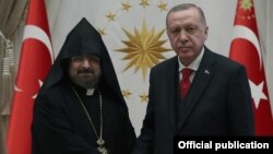 Президент Турции Реджеп Тайип Эрдоган принимает Константинопольского патриарха Армянской Апостольской церкви епископа Саака Машаляна (архив)