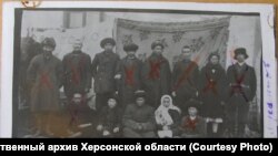 Кыргызские спецпереселенцы из села Новодаровка в Одесской области Украины, 1932
