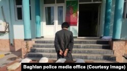 آرشیف، په بغلان ولایت کې په نشه يي توکو یو قاچاق کوونکی نیول شوی. عکس تزئیني بڼه لري