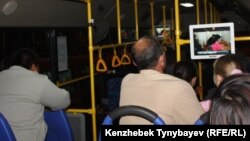 Алматы автобустарының бірі. Көрнекі сурет. 16 қазан 2011 жыл