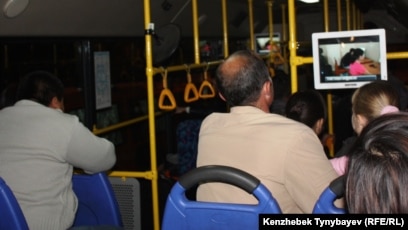 Қыздар жасырын камера видео онлайн