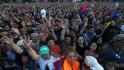 Armenia - Supporters of Nikol Pashinian hold a demonstration in Yerevan, May 2, 2018.